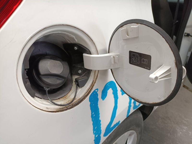 Recambio de tapa exterior combustible para opel corsa e selective referencia OEM IAM   