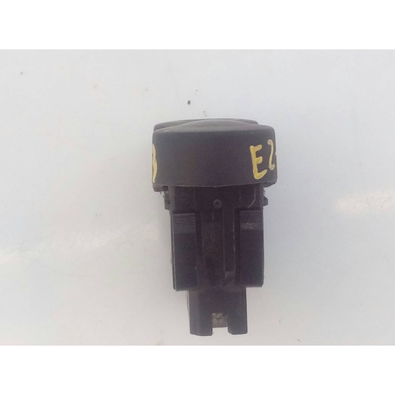 Recambio de mando elevalunas delantero izquierdo para dacia duster ambiance 4x4 referencia OEM IAM 602227  