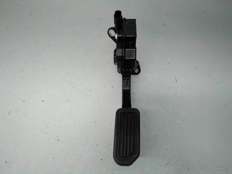 Recambio de pedal acelerador para toyota rav 4 advance referencia OEM IAM 7811042040 1988008942 E3-B2-15-3