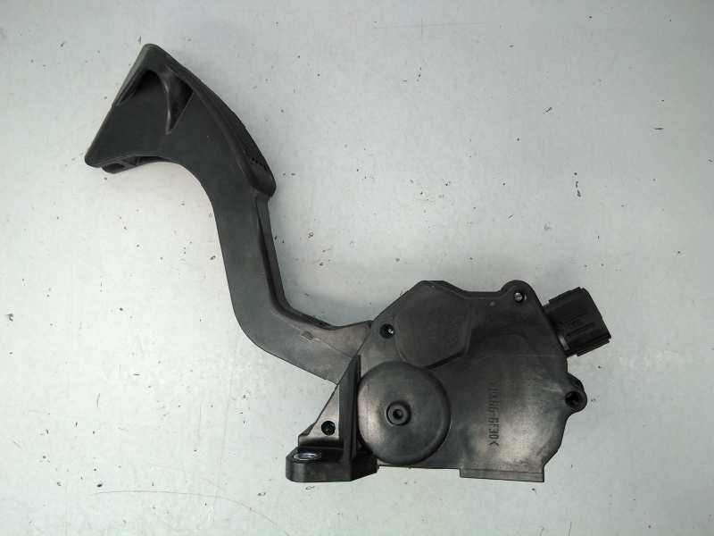 Recambio de pedal acelerador para toyota rav 4 advance referencia OEM IAM 7811042040 1988008942 E3-B2-15-3
