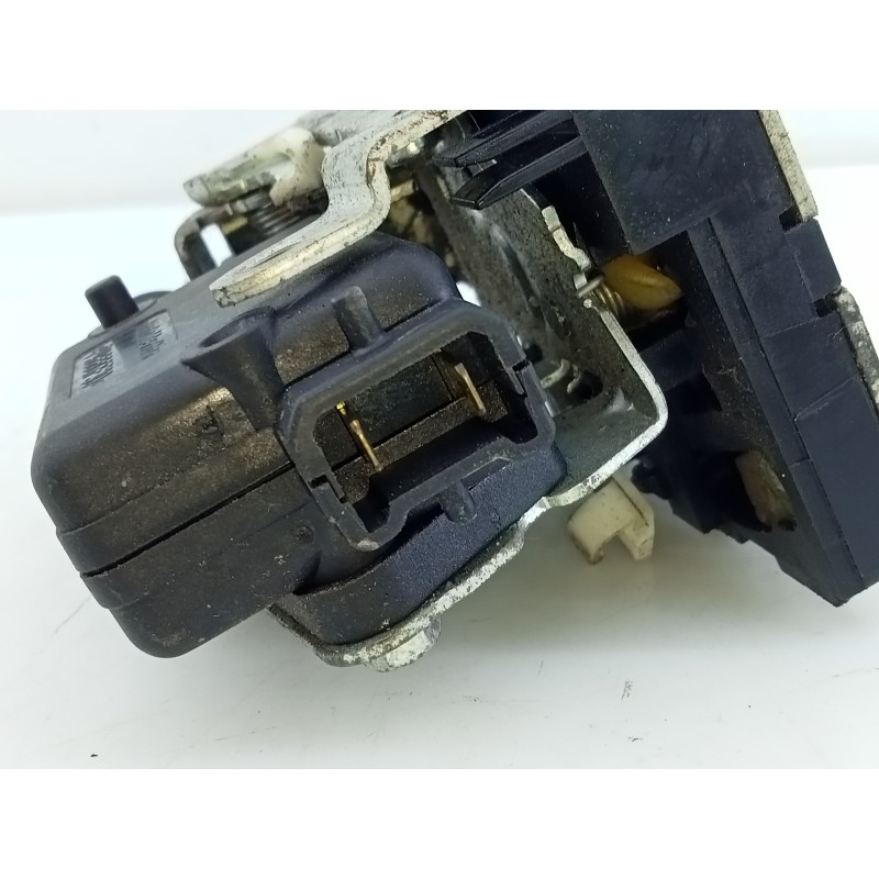 Recambio de cerradura puerta trasera derecha para dacia duster ambiance 4x4 referencia OEM IAM   E1-A1-44-1