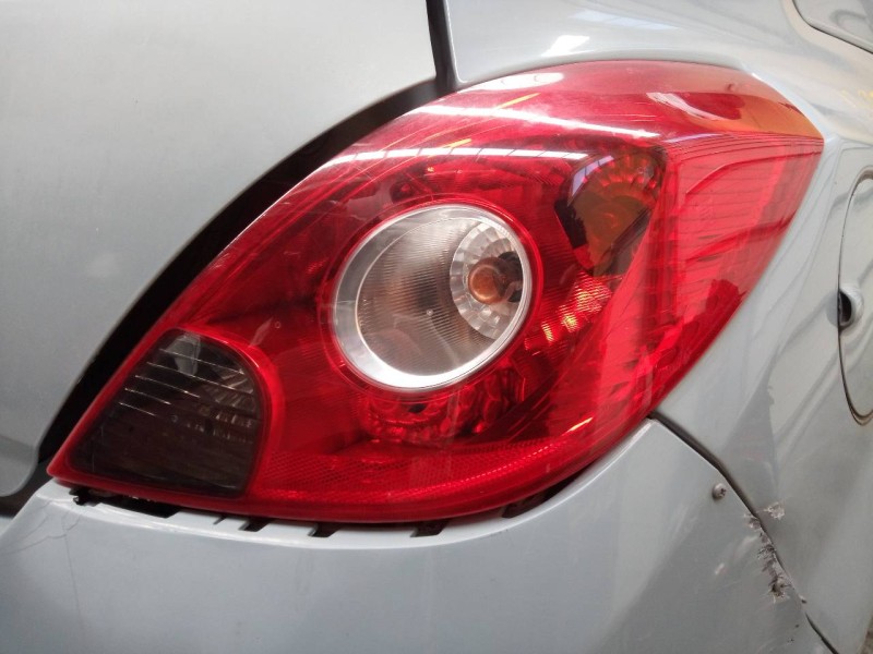 Recambio de piloto trasero derecho para opel corsa d cosmo referencia OEM IAM   