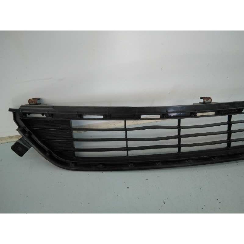 Recambio de rejilla paragolpes delantero para toyota rav 4 advance referencia OEM IAM   E2-B4-8-1