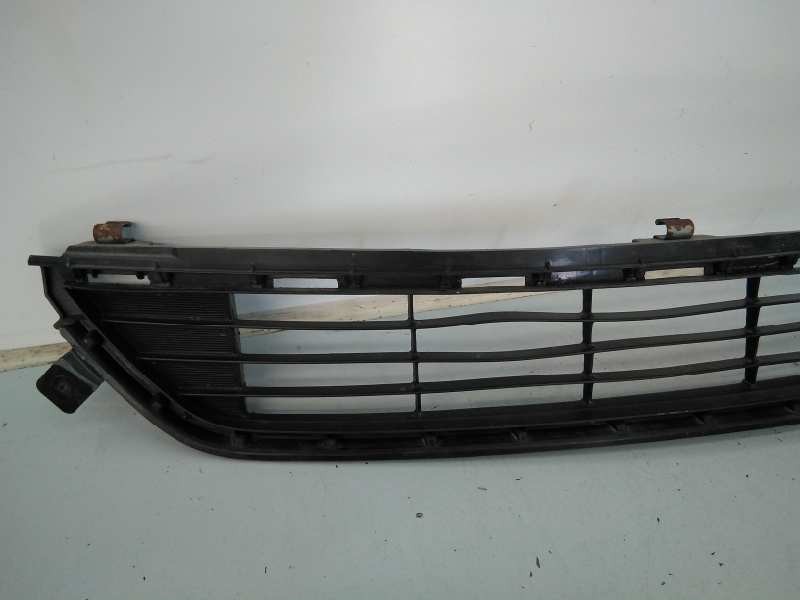 Recambio de rejilla paragolpes delantero para toyota rav 4 advance referencia OEM IAM   E2-B4-8-1