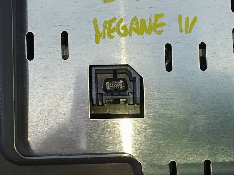 Recambio de sistema navegacion gps para renault megane iv grandtour zen referencia OEM IAM 28115536R 612424577 E2-A1-42-7