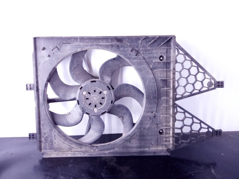 Recambio de electroventilador para audi a1 (8x) ambition referencia OEM IAM 6R0121207Q 09109300 P2--B8-8