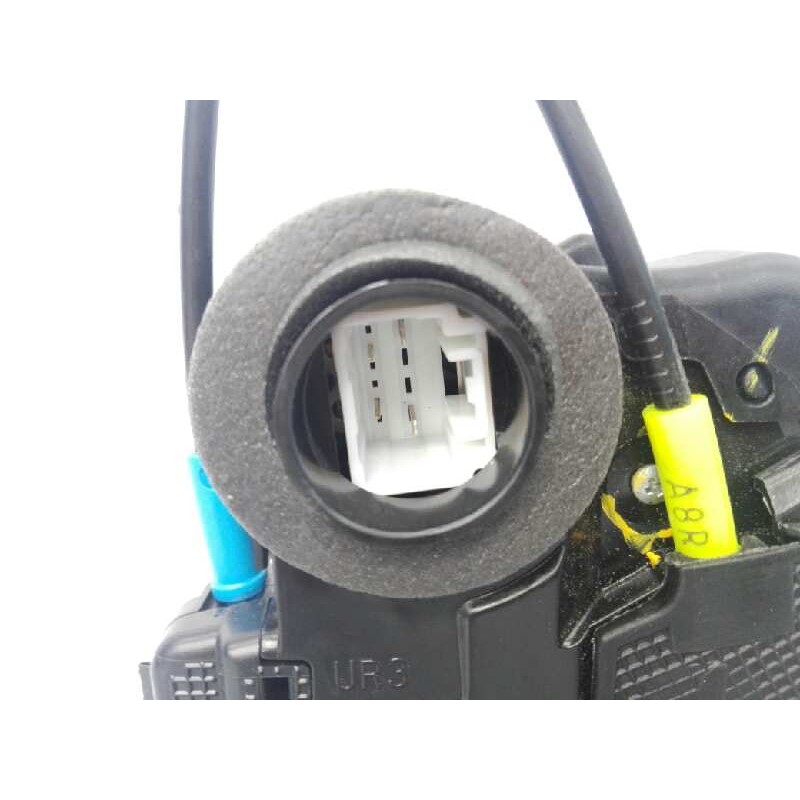 Recambio de cerradura puerta trasera derecha para toyota auris advance referencia OEM IAM A084219  E2-B4-25-1