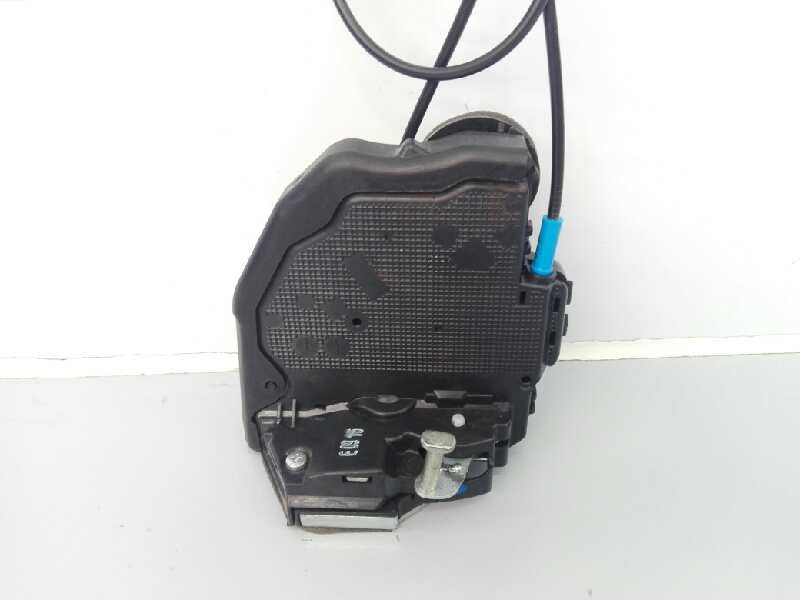 Recambio de cerradura puerta trasera derecha para toyota auris advance referencia OEM IAM A084219  E2-B4-25-1