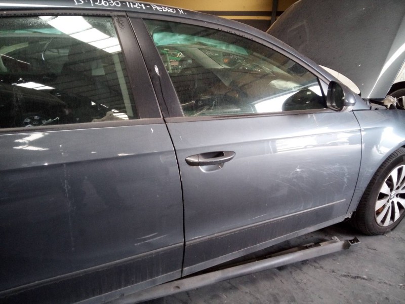 Recambio de puerta delantera derecha para volkswagen passat berlina (3c2) 2.0 tdi referencia OEM IAM   