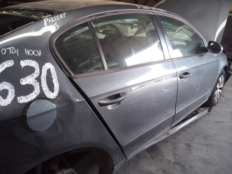Recambio de puerta trasera derecha para volkswagen passat berlina (3c2) 2.0 tdi referencia OEM IAM   