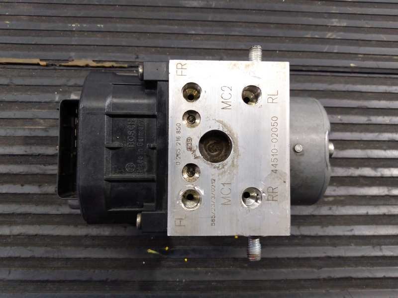 Recambio de abs para toyota corolla (e12) 1.4 d-4d terra sedán referencia OEM IAM 4451002050 0265216850 P3-A8-23-2