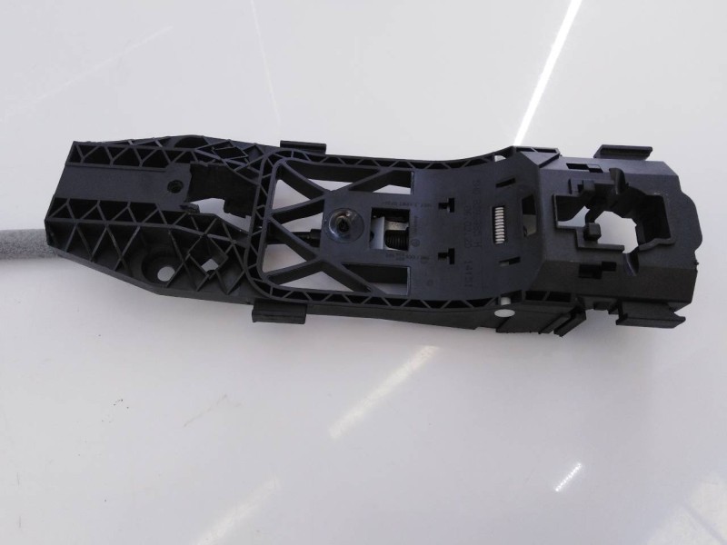 Recambio de cerradura puerta trasera derecha para seat arona xcellence referencia OEM IAM A6L5TA839016L A046465 E1-B6-32-1