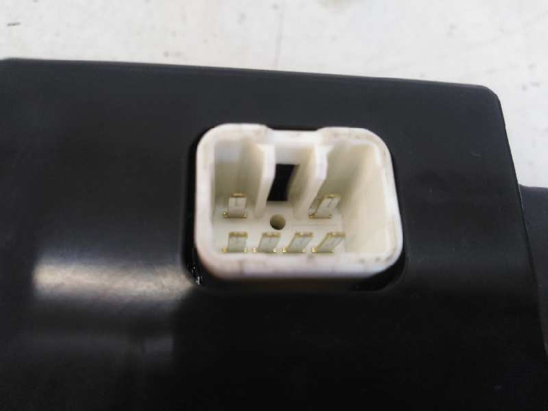 Recambio de mando climatizador para land rover discovery v6 td se referencia OEM IAM JFC501110  E3-B3-8-4