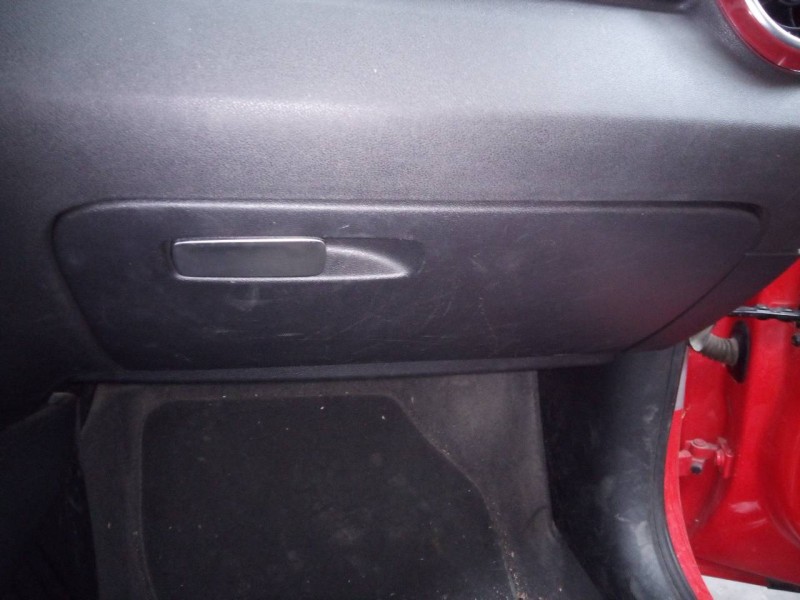 Recambio de guantera para audi a1 (8x) ambition referencia OEM IAM   