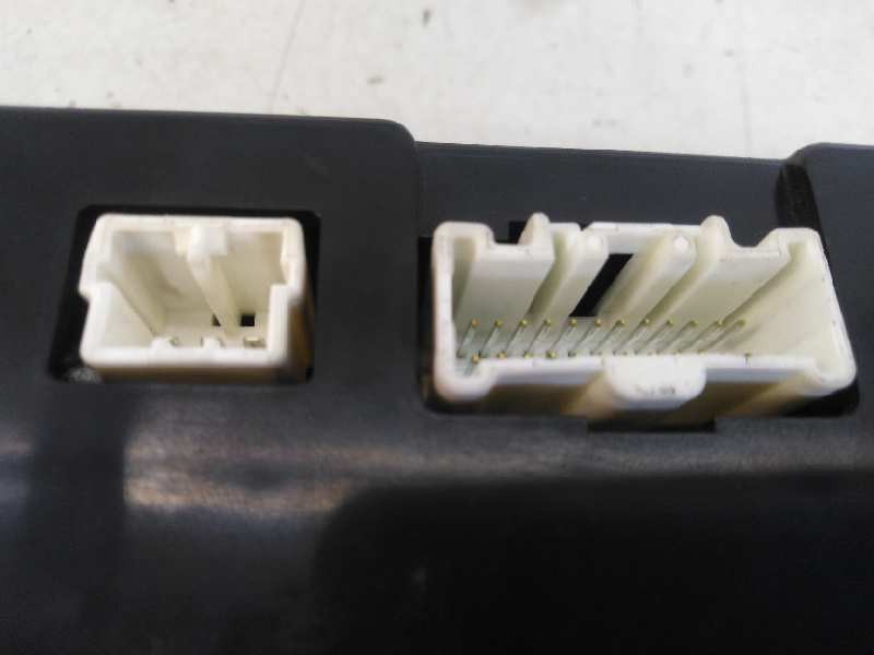 Recambio de mando climatizador para land rover discovery v6 td se referencia OEM IAM JFC501110  E3-B3-8-4