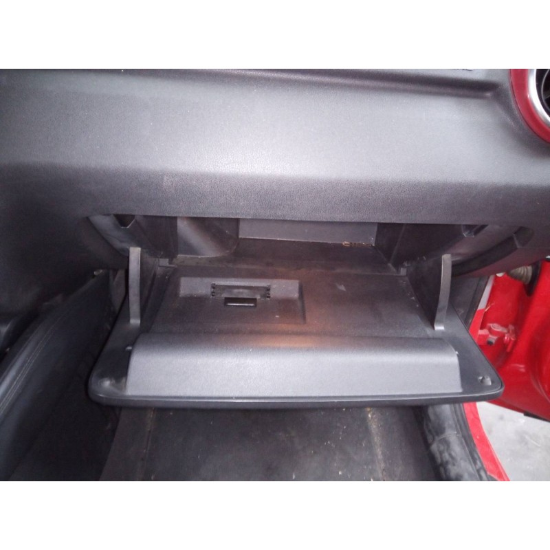 Recambio de guantera para audi a1 (8x) ambition referencia OEM IAM   