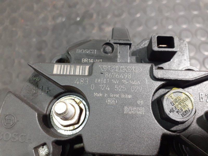 Recambio de alternador para volvo xc90 d5 referencia OEM IAM 8676498 0124525029 