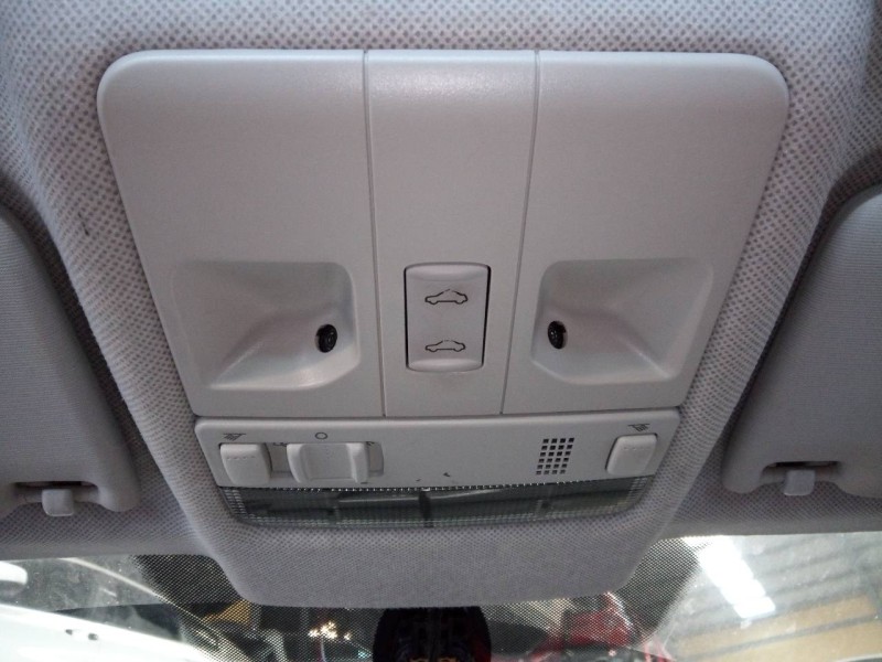 Recambio de luz interior para seat ibiza (6p1) fr referencia OEM IAM 3B0035711  E2-A1-24-1