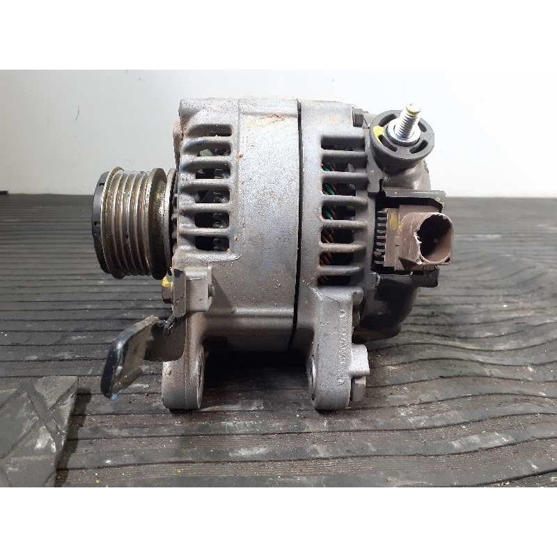 Recambio de alternador para kia sportage referencia OEM IAM 373002A700 MS1042118840 P3-B6-13-1