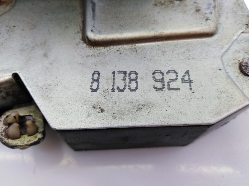 Recambio de cerradura puerta delantera derecha para bmw serie 5 berlina (e39) 523i referencia OEM IAM 8318924 8353012 E1-A3-8-1