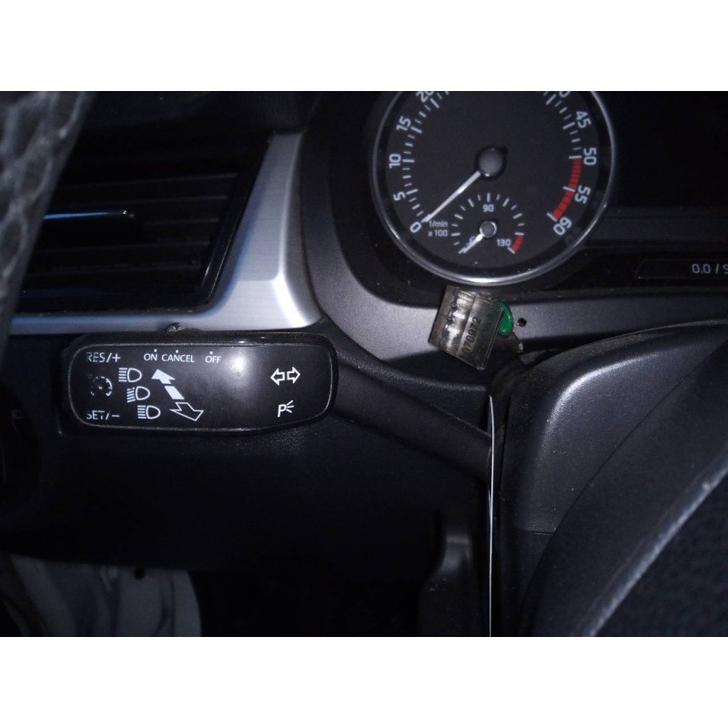 Recambio de mando intermitentes para skoda rapid active referencia OEM IAM   