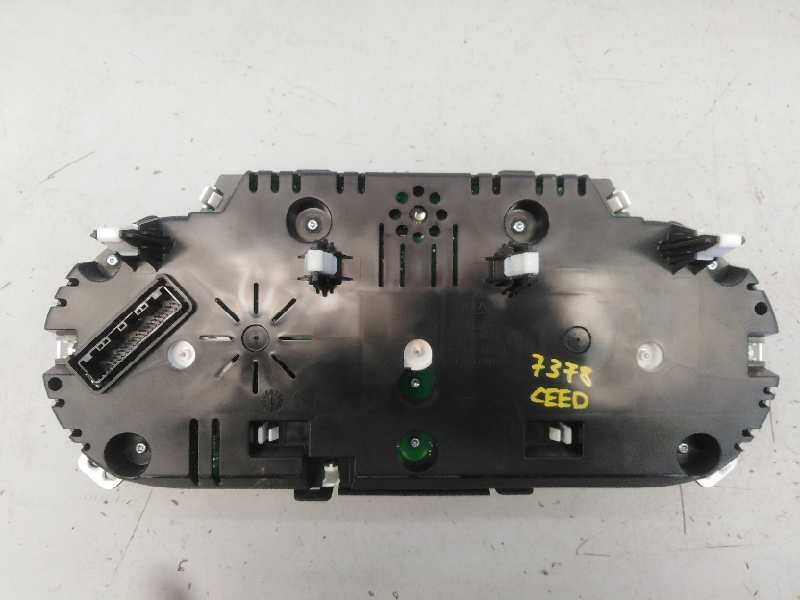 Recambio de cuadro instrumentos para kia cee´d drive referencia OEM IAM 94033A2020 A2C1053001 E3-A3-24-4