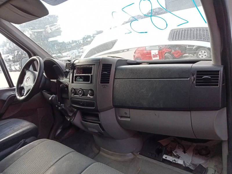 Recambio de salpicadero para mercedes-benz sprinterii caja cerrada (desde 01.06) 316 referencia OEM IAM   