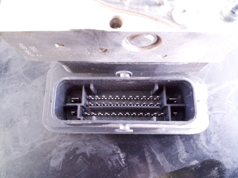 Recambio de abs para dacia duster laureate 4x2 referencia OEM IAM 476608845R 0265956285 P3-B8-28-4