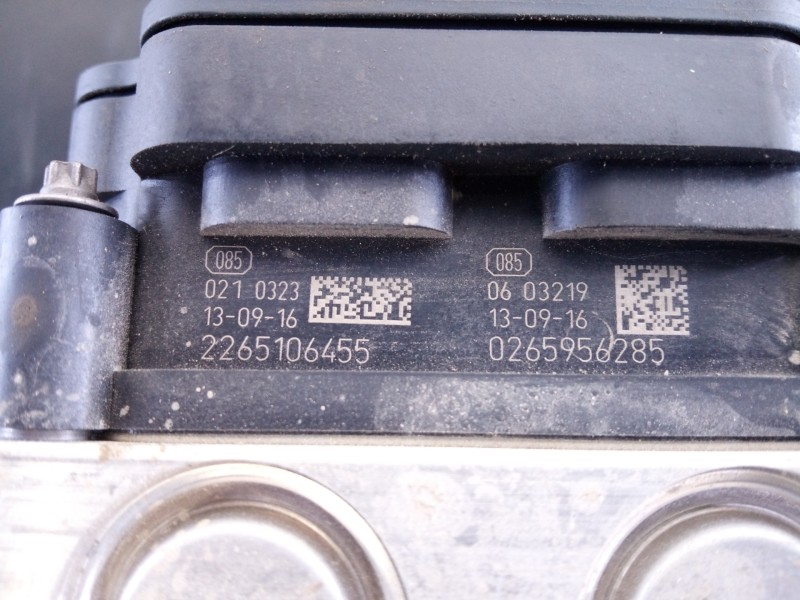 Recambio de abs para dacia duster laureate 4x2 referencia OEM IAM 476608845R 0265956285 P3-B8-28-4