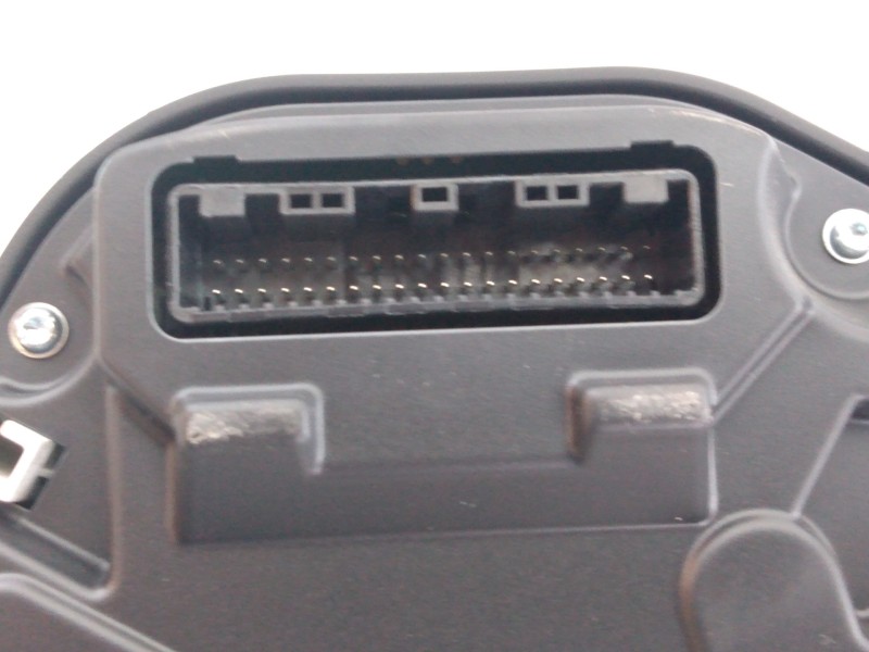 Recambio de cuadro instrumentos para toyota auris luna referencia OEM IAM 8380002L52 A2C53245521 E3-B2-45-2