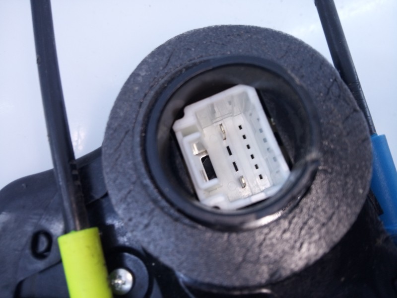 Recambio de cerradura puerta trasera izquierda para toyota auris luna referencia OEM IAM   E2-B4-3-2