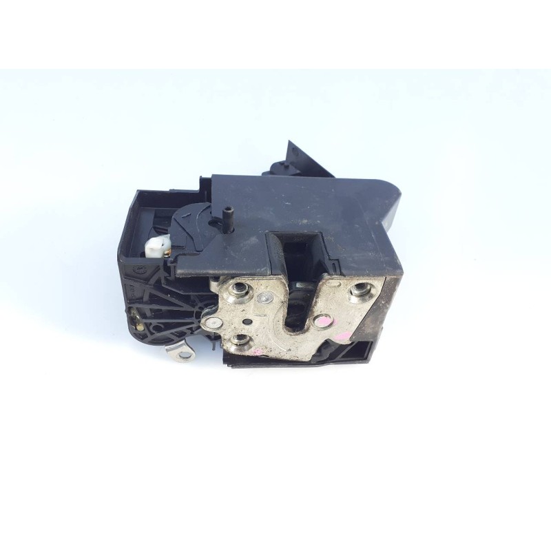 Recambio de cerradura puerta trasera derecha para dacia sandero stepway referencia OEM IAM   E1-A1-3-1