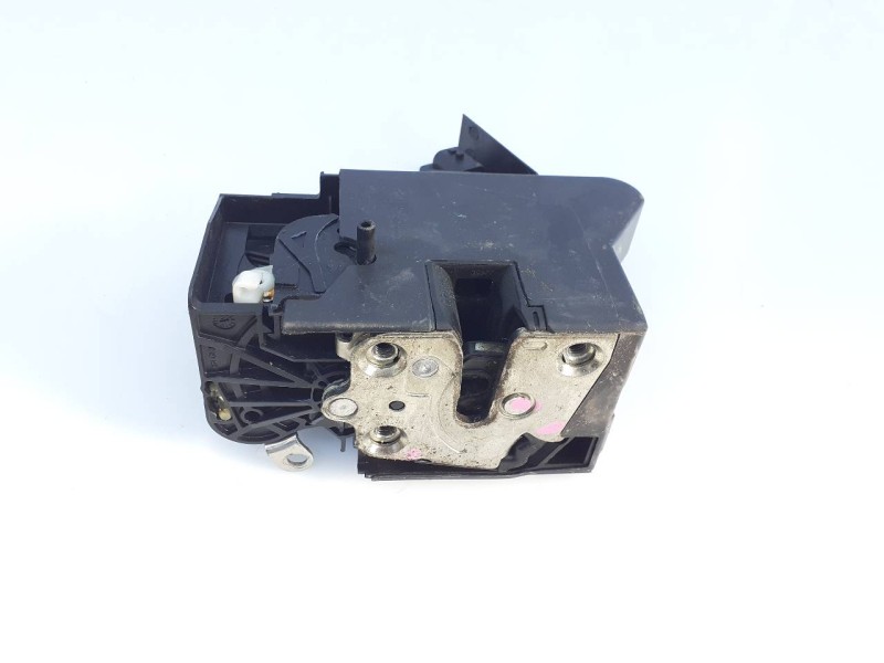 Recambio de cerradura puerta trasera derecha para dacia sandero stepway referencia OEM IAM   E1-A1-3-1