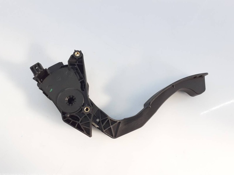 Recambio de pedal acelerador para dacia sandero stepway referencia OEM IAM 180022703R 6PV00997803 E2-A1-8-2
