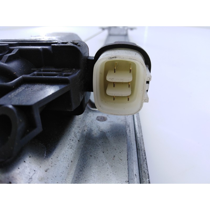 Recambio de elevalunas delantero derecho para mitsubishi montero (v60/v70) 3.2 di-d gls (3-ptas.) referencia OEM IAM 0620402220 