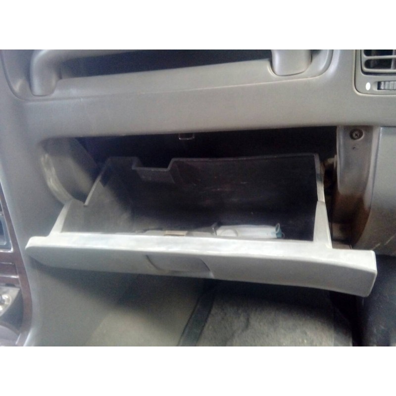 Recambio de guantera para ssangyong korando 2.3 tdi referencia OEM IAM   