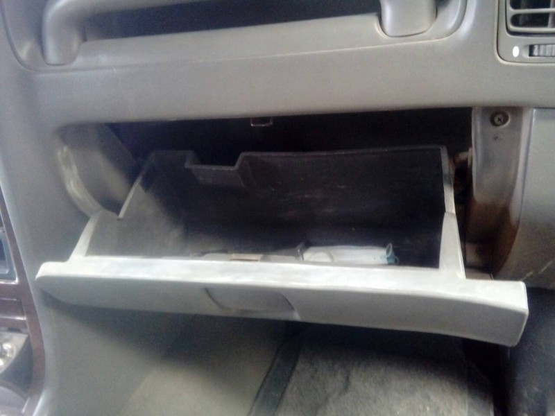 Recambio de guantera para ssangyong korando 2.3 tdi referencia OEM IAM   