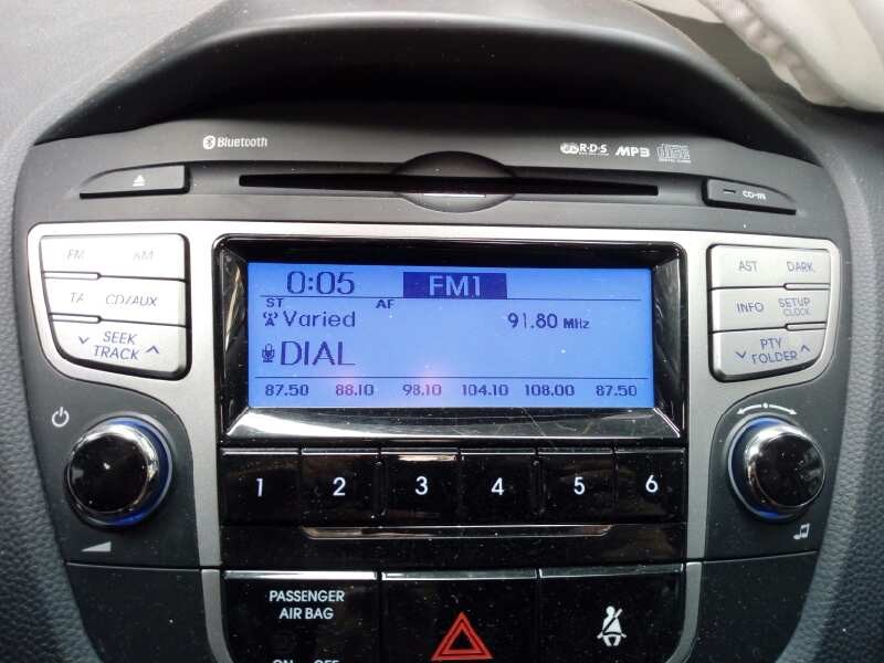 Recambio de sistema audio / radio cd para hyundai ix35 comfort 2wd referencia OEM IAM AJEAC00690S  E3-A3-50-1