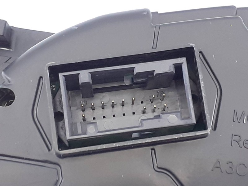 Recambio de cuadro instrumentos para volkswagen t-cross advance referencia OEM IAM 2G0920740J  E2-A1-43-3