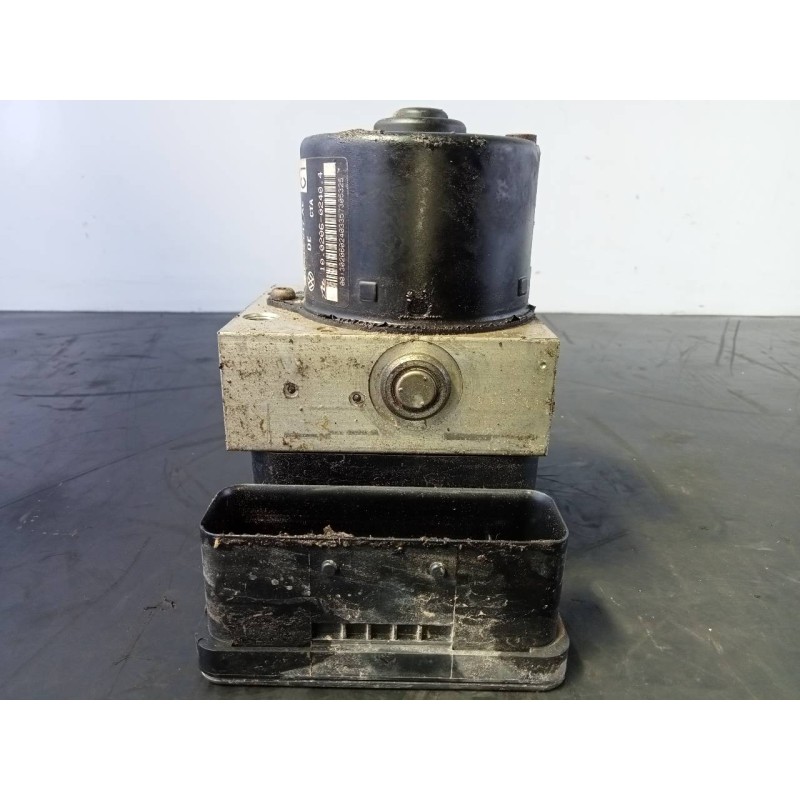 Recambio de abs para volkswagen golf v berlina (1k1) sportline referencia OEM IAM 1K0614517AE 1K0907379AC P3-B8-22-3