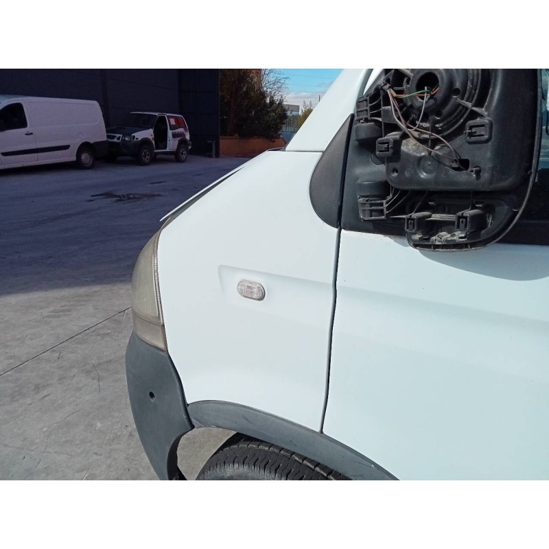 Recambio de aleta delantera izquierda para nissan interstar (x70) acenta referencia OEM IAM   