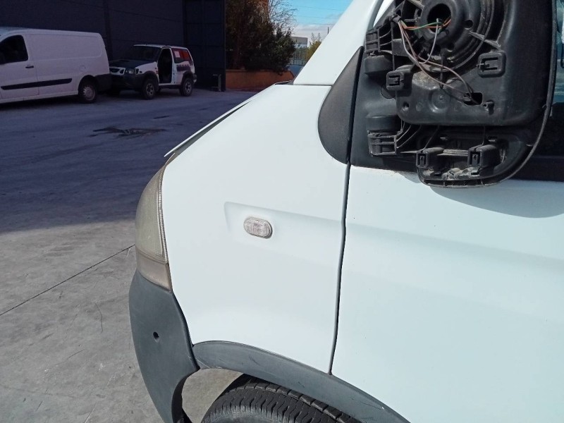 Recambio de aleta delantera izquierda para nissan interstar (x70) acenta referencia OEM IAM   