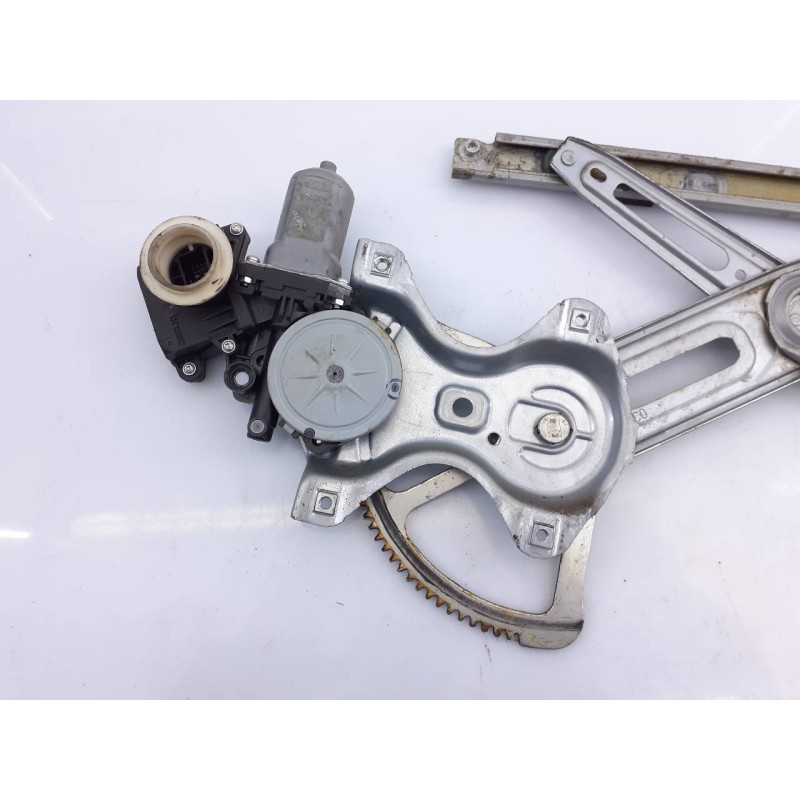 Recambio de elevalunas delantero derecho para toyota auris advance referencia OEM IAM 8570102010  E2-B4-20-2