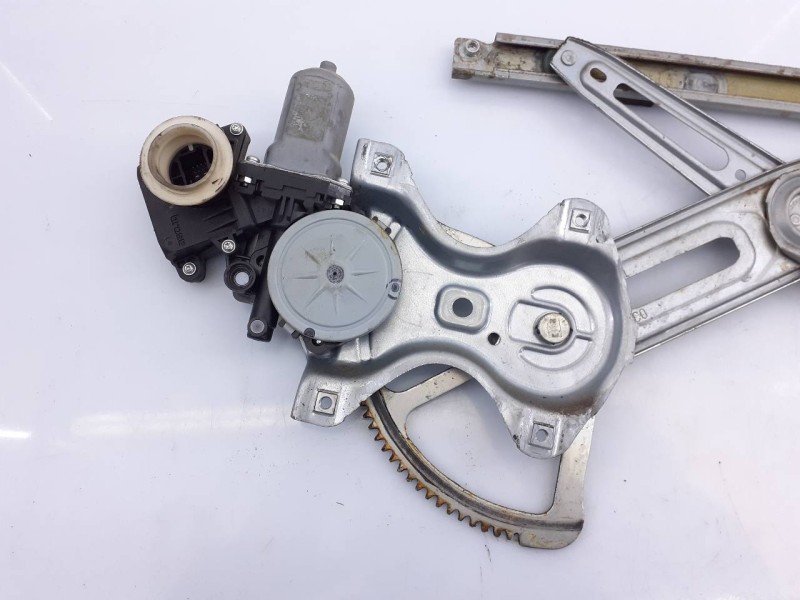 Recambio de elevalunas delantero derecho para toyota auris advance referencia OEM IAM 8570102010  E2-B4-20-2