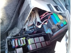 CAJA RELES / FUSIBLES 