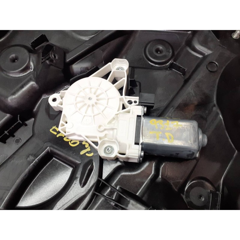 Recambio de elevalunas trasero derecho para mercedes-benz cla-klasse (bm 118) cla 200 d (118.312) referencia OEM IAM   P2-B4-12