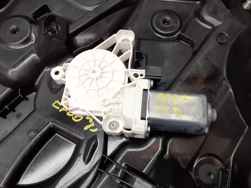 Recambio de elevalunas trasero derecho para mercedes-benz cla-klasse (bm 118) cla 200 d (118.312) referencia OEM IAM   P2-B4-12