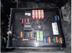 CAJA RELES / FUSIBLES 