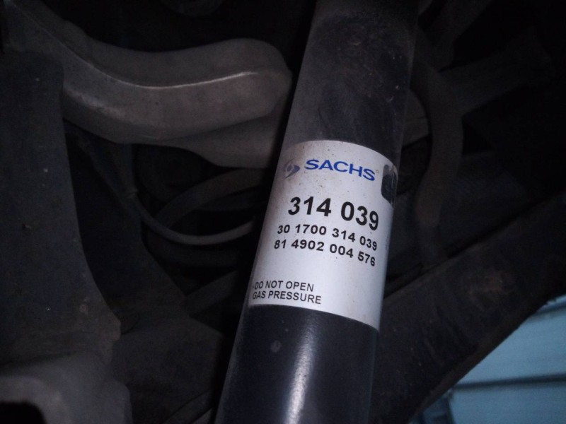 Recambio de amortiguador trasero izquierdo para nissan qashqai (j10) tekna referencia OEM IAM 314039  