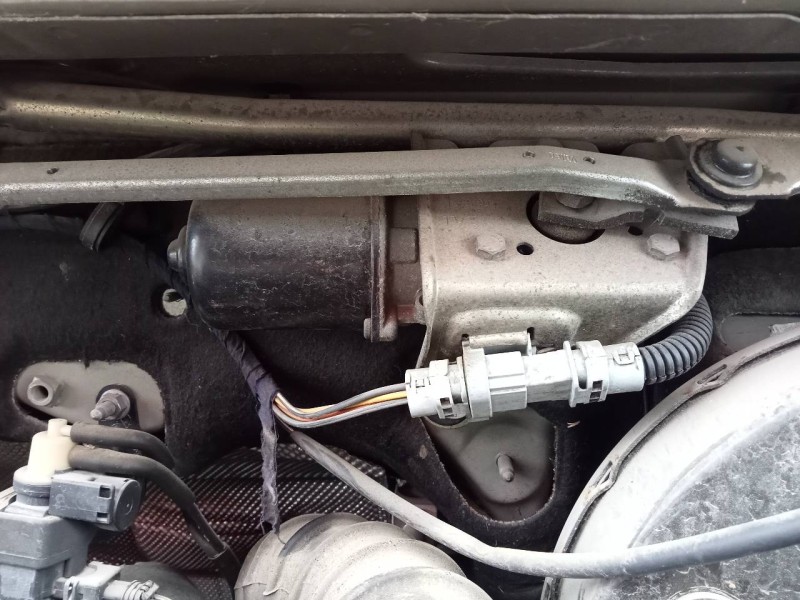 Recambio de motor limpia delantero para nissan interstar (x70) acenta referencia OEM IAM 53556502  